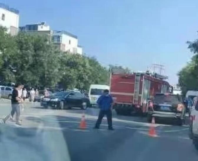 遼寧大連某小區(qū)爆炸事故現(xiàn)場